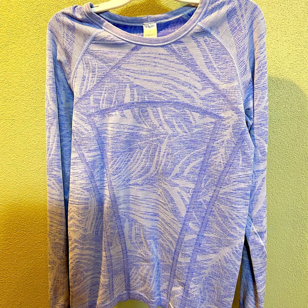 Girls Lululemon top
